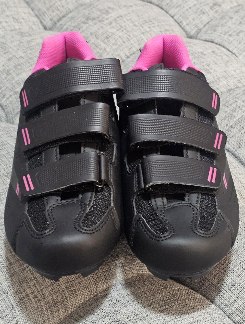 TOMMASO Black Cycling Shoes with Pink Accents Size 8